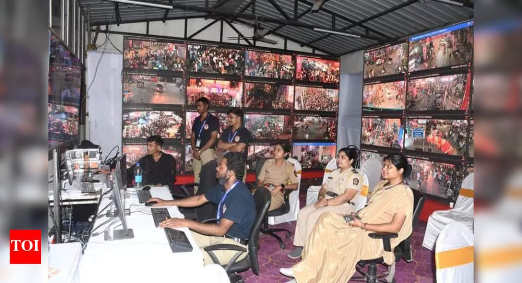 एआय tics नालिटिक्सवरील पुणे कॉप्स बँक, गणेशोट्सव दरम्यान गर्दी व्यवस्थापित करण्यासाठी डेटा-चालित सीसीटीव्ही नेटवर्क