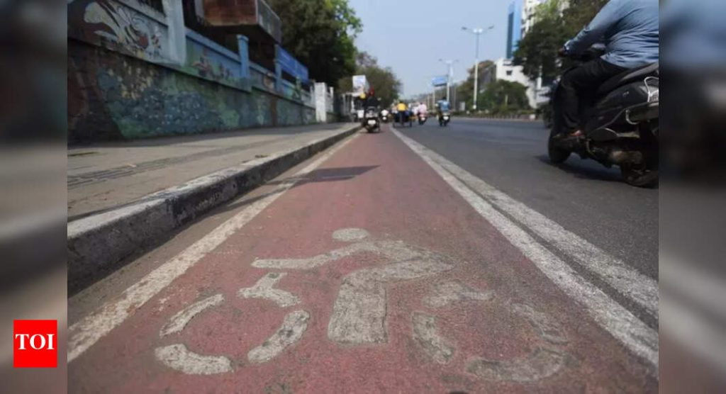 मेगा सायकल इव्हेंटसाठी इंडोरच्या स्वच तज्ञांमध्ये डिस्ट अ‍ॅडमिन रोप्स