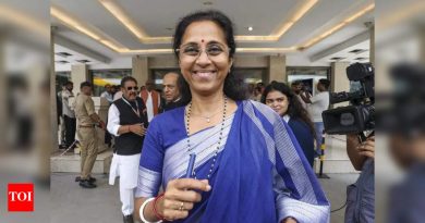 सुप्रिया यांनी राष्ट्रवादीच्या आमदाराला दिवाळीच्या खरेदीच्या आवाहनासाठी खडसावले, सीरम इन्स्टिट्यूटच्या लसींनाही विरोध करणार का, असा सवाल केला | पुणे बातम्या