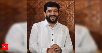 मॉडेल कॉलनी जमिनीच्या व्यवहारात कोणताही हात नाही, जैन ट्रस्टच्या जमीन व्यवहाराच्या 11 महिने आधी रियल्टी फर्म भागीदारीतून बाहेर पडलो: MoS मोहोळ | पुणे बातम्या