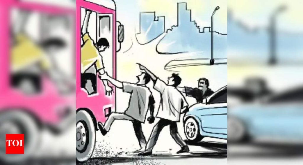 पुणे-नगरमधील चोरट्यांच्या टोळीचा पोलिसांनी केला पर्दाफाश, सहा गुन्ह्यांची उकल | पुणे बातम्या