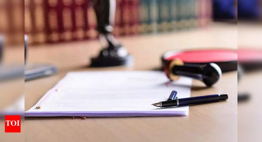 46 पुणे झेडपीचे शिक्षक सध्या सुरू असलेल्या तपासादरम्यान लाभ घेण्यासाठी बनावट अपंगत्व प्रमाणपत्रांचा वापर करत असल्याचे आढळले