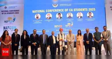 पुण्यातील आयसीएआयच्या राष्ट्रीय विद्यार्थी परिषदेत प्रकाश जावडेकर म्हणाले, नैतिकतेने मूल्यनिर्मिती केली पाहिजे. पुणे बातम्या