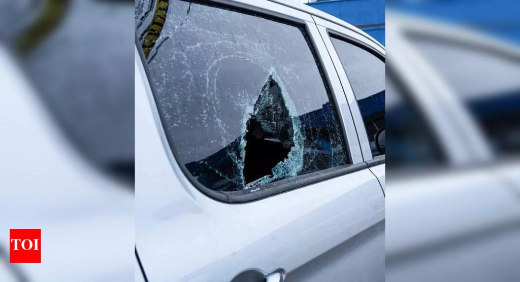 हांडेवाडीत कारने 6 वाहनांना धडक दिली, 4 जखमी