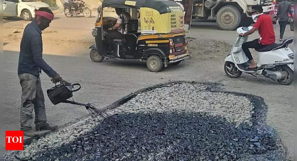 म्हाळुंगे ते हिंजवडी या रस्त्याचे काम पंधरवड्यात पूर्ण करण्याचे एमआयडीसीचे उद्दिष्ट आहे.