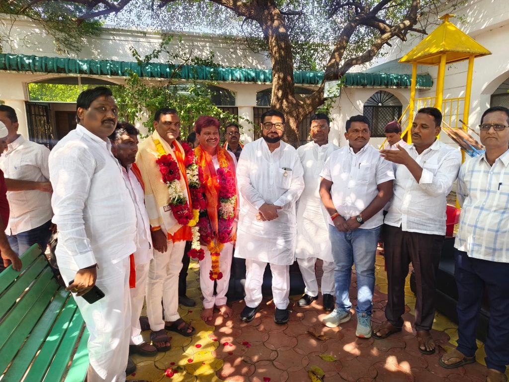 **अविश्वासानंतर ‘विश्वास’ जिंकला;  एकनाथ घांडगे सभापतीपदी बिनविरोध निवड!**