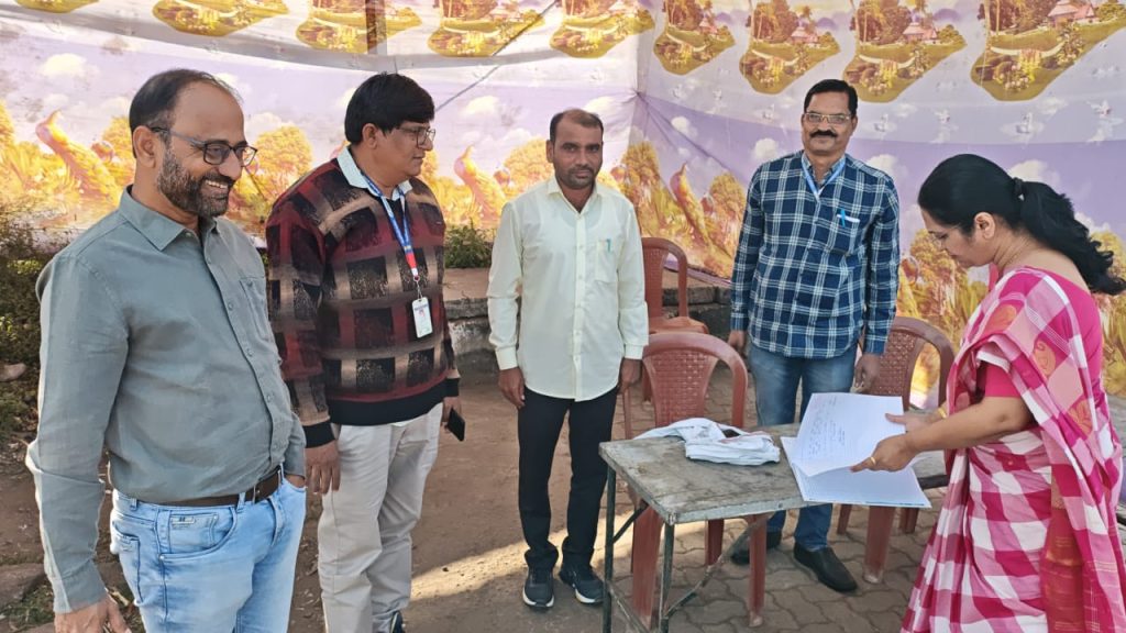 न.प. पाथरी निवडणूक निर्णय अधिकाऱ्यांची सीएसटी पथकाला भेट, शहरात येणाऱ्या वाहनांची काटेकोर तपासणी करण्याच्या सूचना !