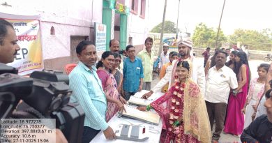 *गंगाखेड  नगरपालिका निवडणुकीच्या पार्श्वभूमीवर आयोजित मतदान जनजागृती मोहिमेत नवदांपत्याचा उत्स्फूर्त सहभाग*