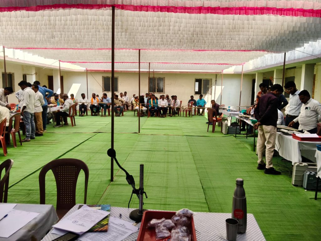 उमेदवारांच्या उपस्थितीत ईव्हीएम सीलिंगची प्रक्रिया पूर्ण; निवडणूक निरीक्षकांची पाहणी!