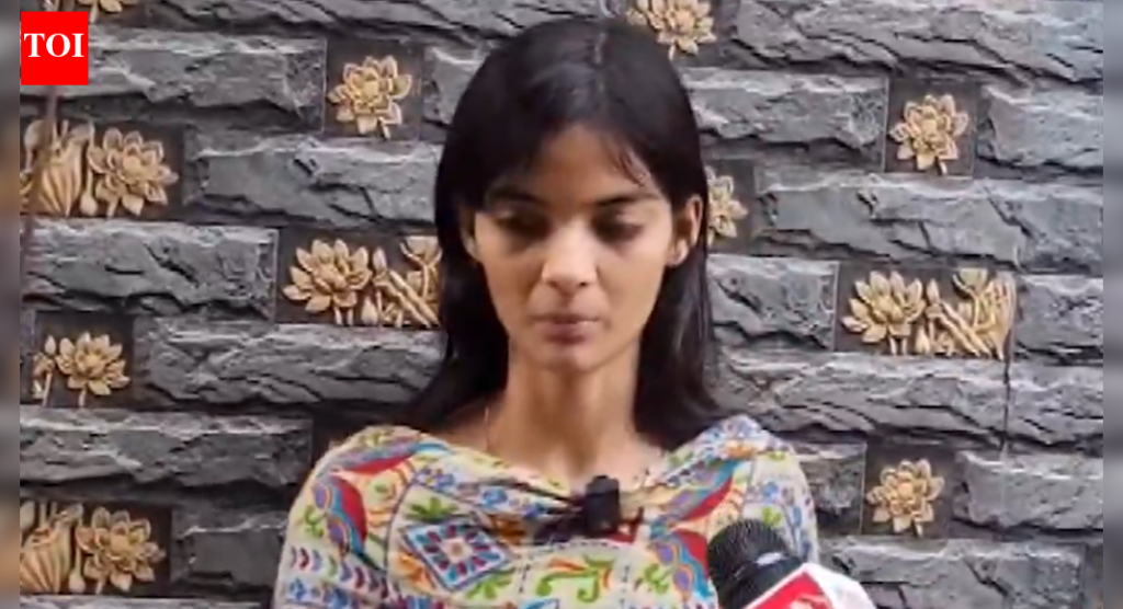 ‘मला न्याय हवा आहे’: प्रियकराचा मृतदेह ‘लग्न’ करणाऱ्या महाराष्ट्रातील महिलेचा पोलिसांचा खुनाला प्रोत्साहन; वडील, भावांना अटक