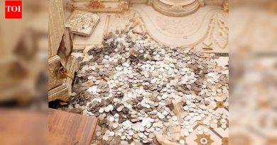 खरपुडी खंडोबा मंदिर फोडून चोरट्यांनी 14 लाखांचा ऐवज चोरून नेला