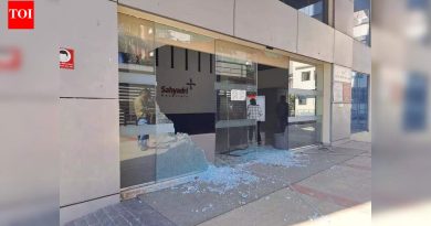 हडपसरमध्ये वृद्धाच्या मृत्यूनंतर नातेवाईकांनी रुग्णालयाच्या इमारतीची तोडफोड केली