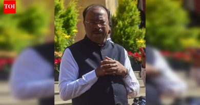 वनीकरणासाठी राखीव असलेल्या जमिनीवर जादा उत्खनन केल्याप्रकरणी 10 अधिकाऱ्यांना निलंबित करण्यात आले आहे