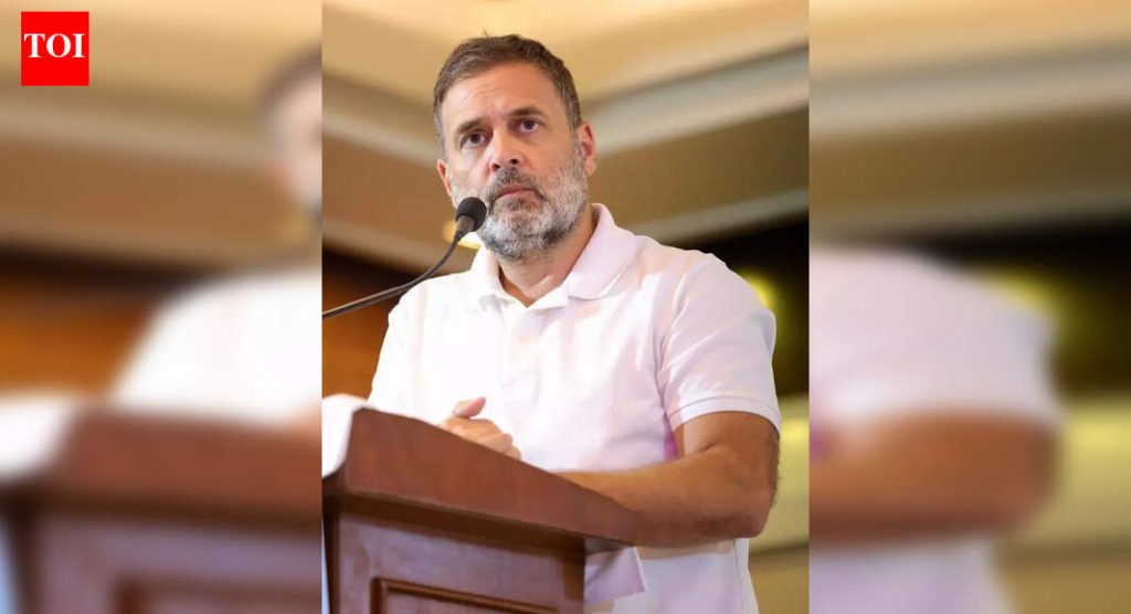 सात्यकी सावरकर यांच्या याचिकेवर न्यायालयाने रागाविरुद्धच्या मानहानीच्या खटल्यात पुरावा म्हणून दोन पेनड्राइव्ह सादर करण्याची परवानगी दिली.