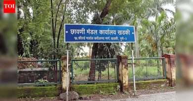 पुणे आणि खडकीच्या रहिवाशांचे म्हणणे आहे की, कॅन्टोन्मेंट्स काढण्याच्या विलंबामुळे मतदानाचा अधिकार धोक्यात येतो