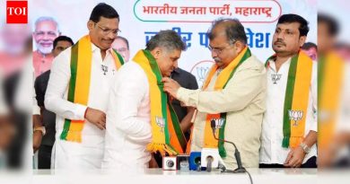 अजित पवार यांच्या नेतृत्वाखालील राष्ट्रवादीच्या आणखी दोन माजी नगरसेवकांसह राष्ट्रवादीचे (एसपी) राहुल कलाटे यांनी पिंपरी चिंचवडमध्ये भाजपमध्ये प्रवेश केला.