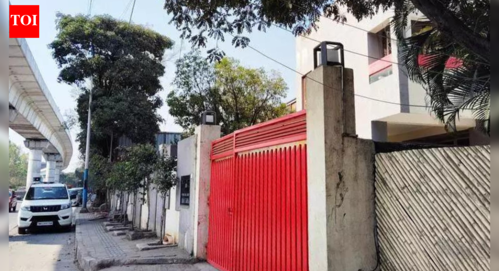 ‘पालकांना बांधून, अंमली पदार्थ टाकून लुटले’: बडतर्फ IAS पूजा खेडकर यांच्या बंगल्यातील चोरीचा तपास सुरू; एफआयआर अजून दाखल व्हायचा आहे