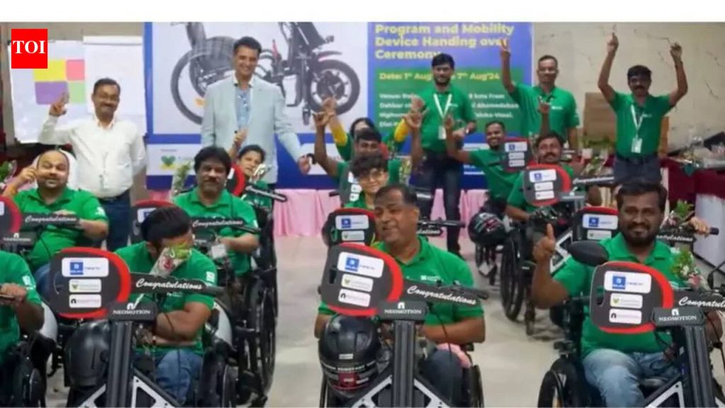 बदलाची चाके: मोटार चालवलेल्या गतिशीलतेद्वारे सन्मानाने आणि स्वातंत्र्याने जगण्याचे स्वातंत्र्य