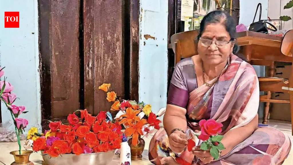 भाषण आणि श्रवणदोष असलेल्या मुलांसाठी कागदी गुलाब फुलतात