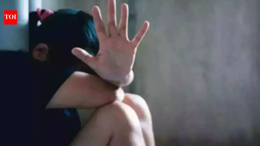 पुणे : कारमध्ये १३ वर्षीय चिमुरडीवर बलात्कार, आरोपीला अटक