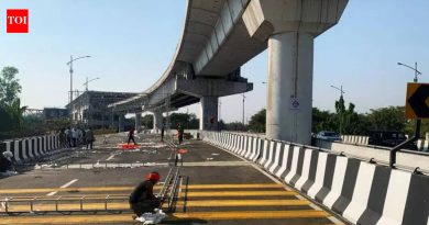 गणेशखिंड रस्त्यावरील वाहतूक कोंडी कमी करण्यासाठी विद्यापीठ चौक डबलडेकर उड्डाणपुलाचा बाणेर रॅम्प आज खुला झाला.