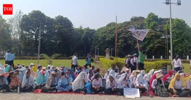 कृषी महाविद्यालयात विद्यार्थ्यांचे दिवसभर आंदोलन, विजेच्या धक्क्याने मृत्यूची चौकशी करण्याची मागणी