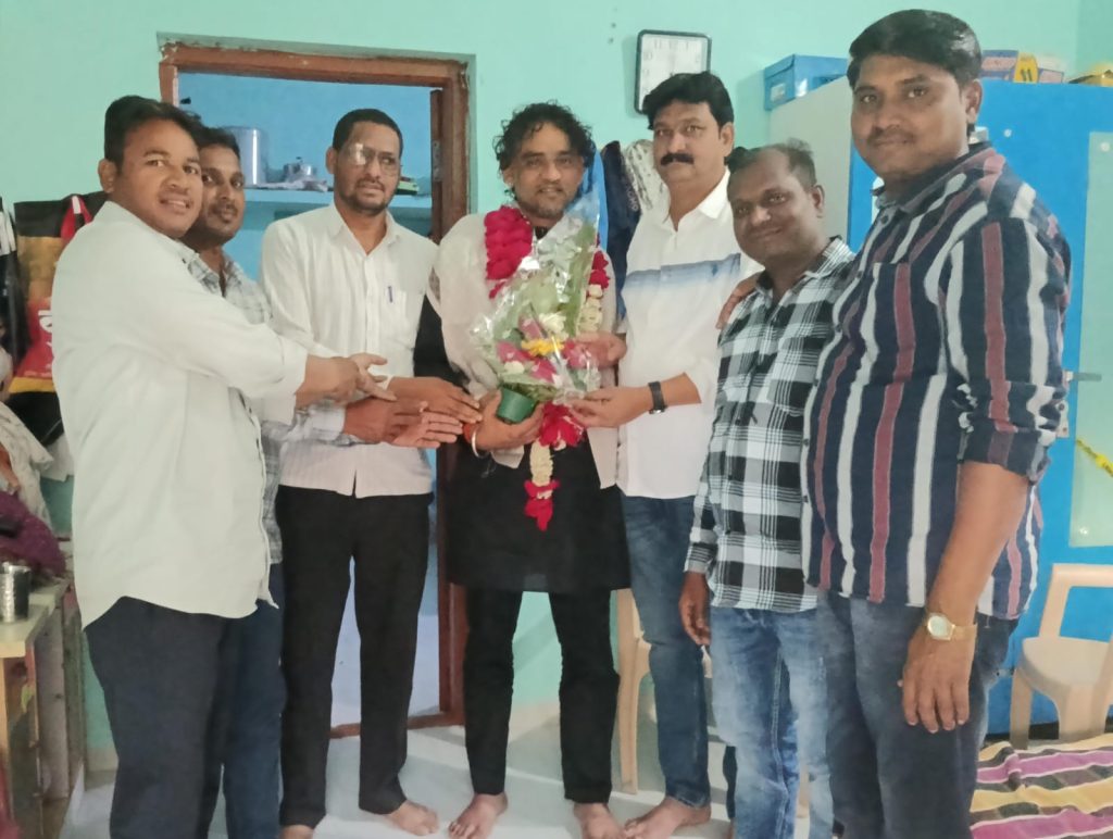 ईद सणानिमित्त सुनील शेट्टी (अन्ना) यांची मानवत येथे सदिच्छा भेट; बेलदार यांच्या हस्ते सत्कार