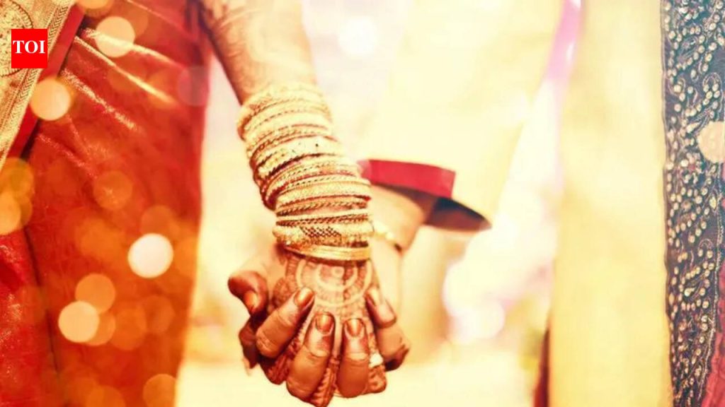 जेव्हा लाल झेंडे बंद, बाजा आणि बारात