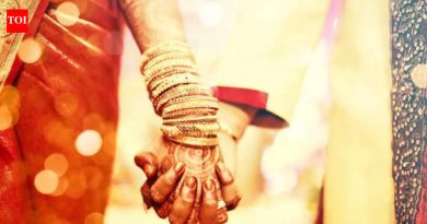 जेव्हा लाल झेंडे बंद, बाजा आणि बारात जेव्हा लाल झेंडे बंद, बाजा आणि बारात