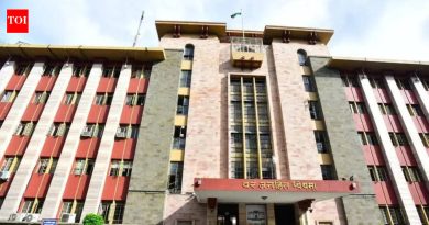 बेकायदा फलकांना आळा घालण्यासाठी पीएमसी होर्डिंग्जवर अनिवार्य QR कोड लागू करणार, उल्लंघन करणाऱ्यांवर कारवाईचा इशारा