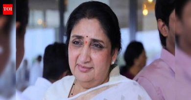 बारामती पोटनिवडणुकीत राष्ट्रवादी काँग्रेसच्या सुनेत्रा पवार ७० हजार मतांनी आघाडीवर