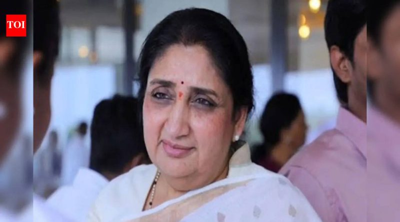 बारामती पोटनिवडणुकीत राष्ट्रवादी काँग्रेसच्या सुनेत्रा पवार ७० हजार मतांनी आघाडीवर