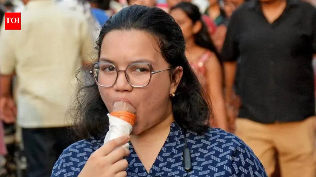 पुण्यात उच्च तापमानामुळे आइस्क्रीम विक्रीत मोठी वाढ झाली आहे