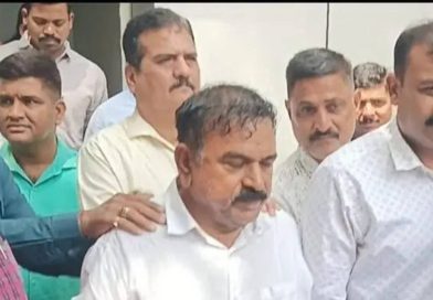 एसआयटीने ज्योतिषी अशोक खरात यांच्याविरुद्ध दोन लैंगिक गुन्ह्यांमध्ये आरोपपत्र दाखल केले एसआयटीने ज्योतिषी अशोक खरात यांच्याविरुद्ध दोन लैंगिक गुन्ह्यांमध्ये आरोपपत्र दाखल केले