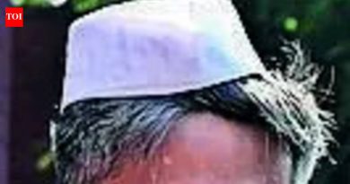 पटेल आणि तटकरे यांच्याबद्दल काकांचा नकारात्मक दृष्टिकोन : रोहित पवार