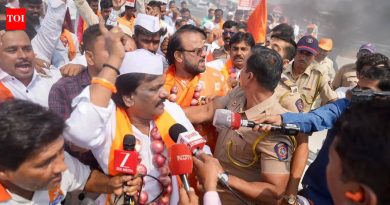 कांद्याचे भाव कोसळल्याने समृद्धी एक्स्प्रेस वे ३० मिनिटे रोखून धरला