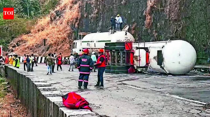 एमएसआरडीसी पॅनेल अनिवार्य एसओपी, इवेवरील धोकादायक मालवाहूंसाठी बहु-एजन्सी मंजुरी मागते | पुणे बातम्या एमएसआरडीसी पॅनेल अनिवार्य एसओपी, इवेवरील धोकादायक मालवाहूंसाठी बहु-एजन्सी मंजुरी मागते | पुणे बातम्या