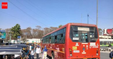 मेट्रोच्या कामाला मदत करण्यासाठी कात्रज चौकाजवळील 3 पीएमपीएमएल बस थांब्याचे स्थलांतर पूर्ववत | पुणे बातम्या