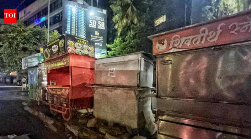 10pm कोंडी: पुणे सीपी म्हणतात की परवानाधारक विश्रामगृहांना सूट, स्थानिक पोलिस सक्तीने बंद 10pm कोंडी: पुणे सीपी म्हणतात की परवानाधारक विश्रामगृहांना सूट, स्थानिक पोलिस सक्तीने बंद