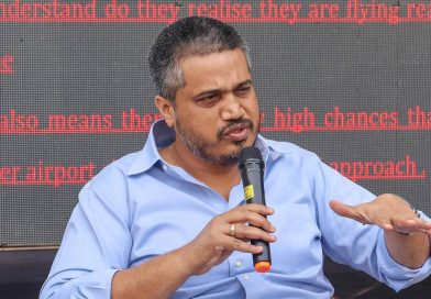 राष्ट्रवादीच्या कार्यकर्त्यांनी हडपसर दारूच्या अड्ड्याची तोडफोड; विरोधकांनी मृत्यूसाठी सरकारच्या निष्क्रियतेला जबाबदार धरले राष्ट्रवादीच्या कार्यकर्त्यांनी हडपसर दारूच्या अड्ड्याची तोडफोड; विरोधकांनी मृत्यूसाठी सरकारच्या निष्क्रियतेला जबाबदार धरले