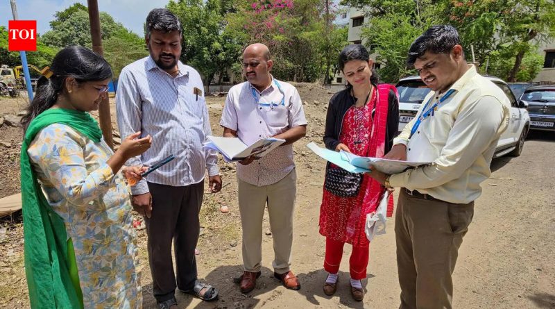 प्रगणक दार बंद, व्यंग आणि उद्धटपणाचा सामना करत कर्तव्य पार पाडतात | पुणे बातम्या प्रगणक दार बंद, व्यंग आणि उद्धटपणाचा सामना करत कर्तव्य पार पाडतात | पुणे बातम्या