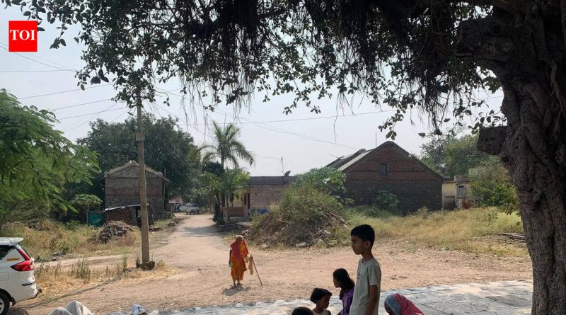 पुण्याच्या नवीन विमानतळ प्रकल्पासाठी पुरंदरच्या शेतकऱ्यांना जमीन संमतीपत्रे सादर करण्यासाठी 10 जूनची अंतिम मुदत पुण्याच्या नवीन विमानतळ प्रकल्पासाठी पुरंदरच्या शेतकऱ्यांना जमीन संमतीपत्रे सादर करण्यासाठी 10 जूनची अंतिम मुदत
