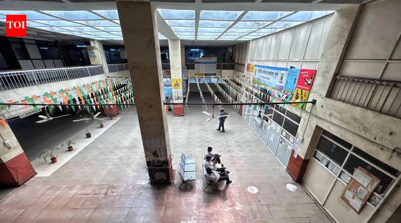 आरटीओ लिपिक कर्मचाऱ्यांच्या संपामुळे सेवा साधकांची निराशा झाली आहे आरटीओ लिपिक कर्मचाऱ्यांच्या संपामुळे सेवा साधकांची निराशा झाली आहे