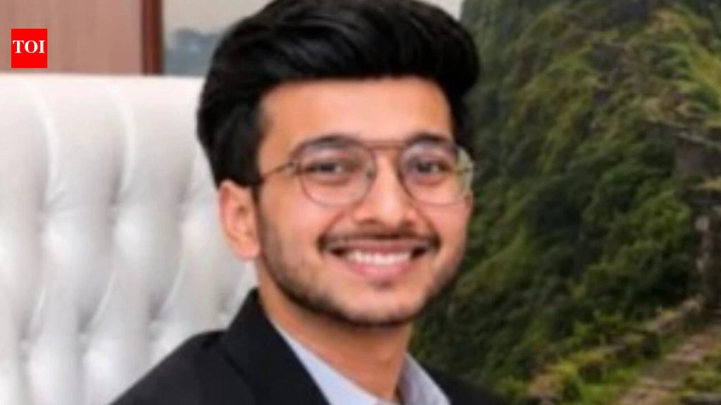 लग्नाच्या काही महिने आधी, मंगेतरसोबत वाढदिवसाला निघालेल्या २६ वर्षीय पुण्याच्या तरुणाचा, लोहगड किल्ल्यावर ४०० फूट पडून दोन मित्रांचा मृत्यू