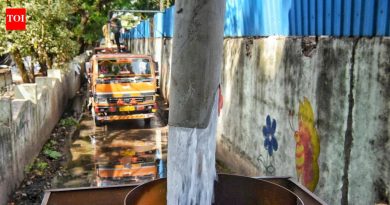 विलीन झालेल्या भागातील रहिवासी पर्यायी दिवसाच्या वेळापत्रकानुसार दररोज एक तास पाणीपुरवठ्यासाठी दाबतात विलीन झालेल्या भागातील रहिवासी पर्यायी दिवसाच्या वेळापत्रकानुसार दररोज एक तास पाणीपुरवठ्यासाठी दाबतात