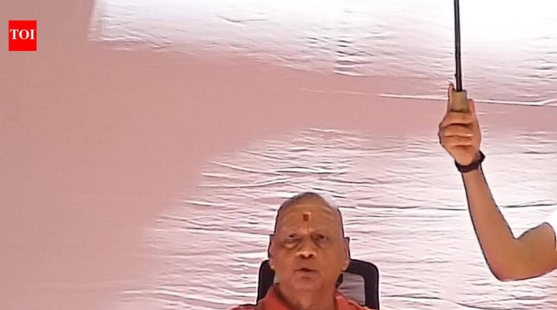 खजिनदारपद सोडणार नाही, असे राम मंदिर ट्रस्टचे गोविंददेव गिरी महाराज म्हणाले खजिनदारपद सोडणार नाही, असे राम मंदिर ट्रस्टचे गोविंददेव गिरी महाराज म्हणाले