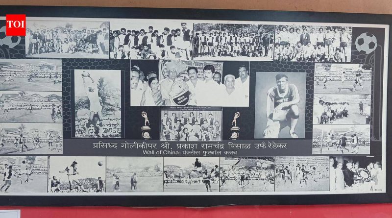 जेव्हा अंडरडॉग गर्जना करतात: 1936 मध्ये कोल्हापूर क्लबचा ब्रिटिश रेजिमेंटच्या फुटबॉल संघाशी सामना झाला. जेव्हा अंडरडॉग गर्जना करतात: 1936 मध्ये कोल्हापूर क्लबचा ब्रिटिश रेजिमेंटच्या फुटबॉल संघाशी सामना झाला.