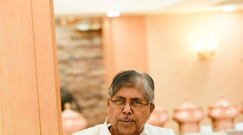 SPPU शिक्षक भरती डिसेंबरपर्यंत, कायदा महाविद्यालयांना बार कौन्सिल ऑफ इंडियाच्या मान्यतेसाठी सहा महिन्यांचा कालावधी पुणे बातम्या SPPU शिक्षक भरती डिसेंबरपर्यंत, कायदा महाविद्यालयांना बार कौन्सिल ऑफ इंडियाच्या मान्यतेसाठी सहा महिन्यांचा कालावधी पुणे बातम्या